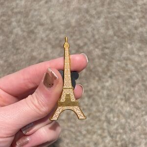 Authentic Disneyland Paris Gold Eiffel Tower Pin